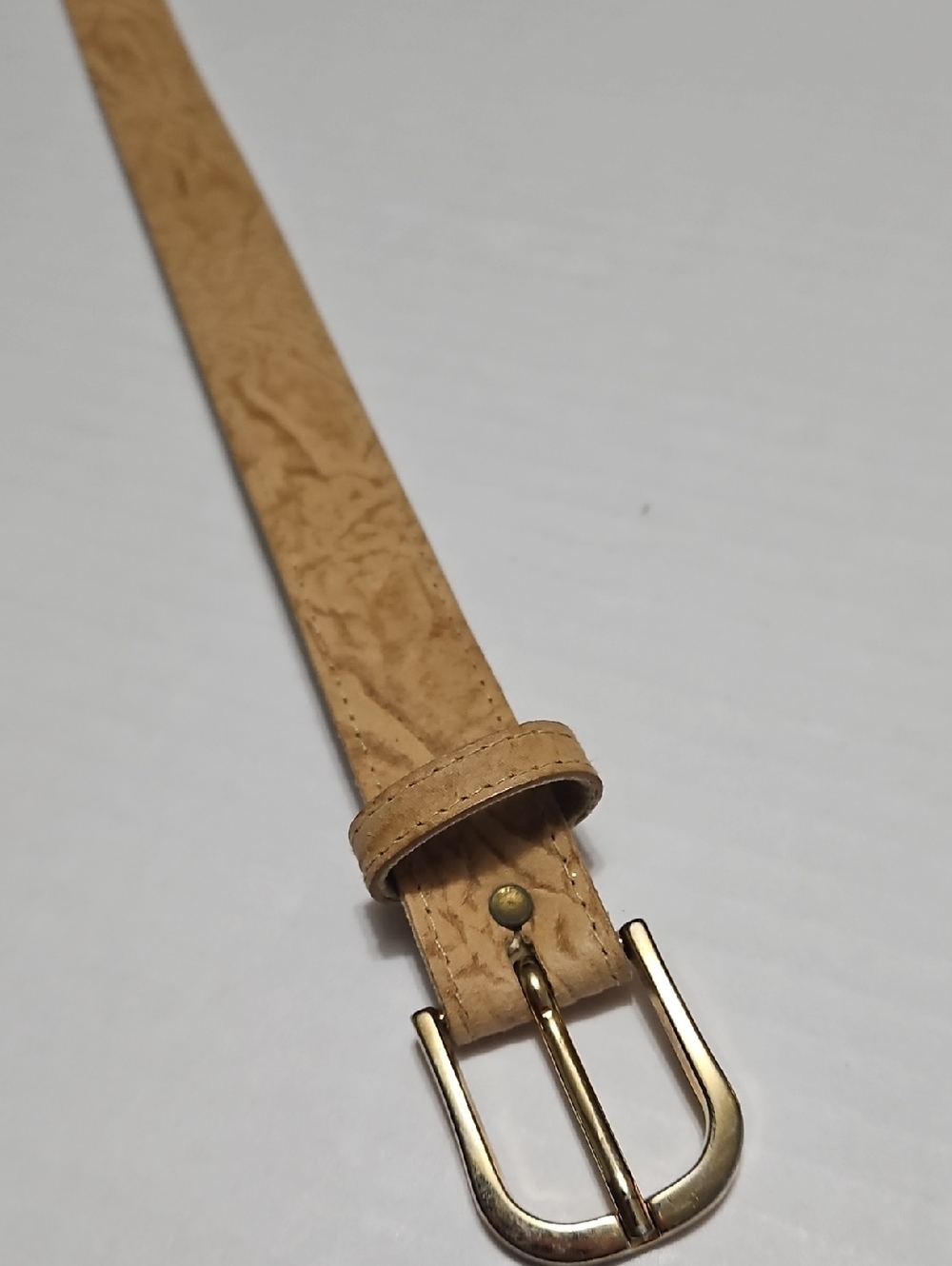 Classic Tan Leather-Look Belt with Gold Buckle Lightweight Size L